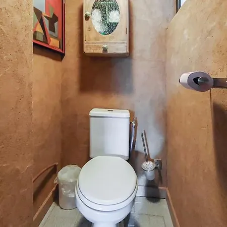 בית נופש Maison D'artiste De Village *